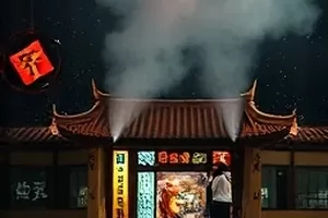 站台末班车剧集封面，末班列车缓缓驶入站台